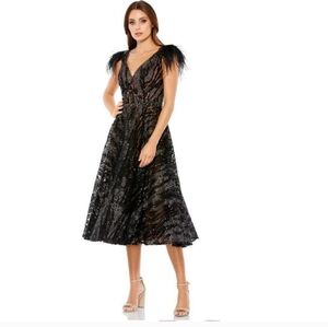 Nwt Mac Duggal Embellished Feather Cap Sleeve Illusion Neck Trumpet Gown  Size 6